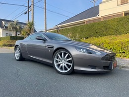 アストンマーティン DB9 タッチトロニック ワインレッド革
