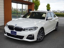 BMW 3シリーズ 320d xドライブ Mスポーツ ディーゼルターボ 4WD ハーフレザーシート/取扱説明書