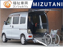 ダイハツ ハイゼットカーゴ 660 スローパー リヤシートレス仕様 折り畳み補助シート付き 電動ウインチ ワンセグナビ