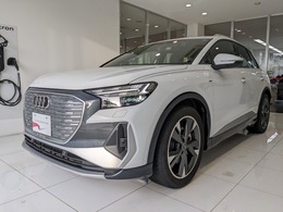 アウディ Q4 e-tron 40 Sライン デジタルデイライト スポーツサス 禁煙車