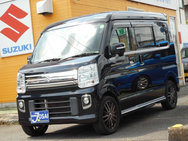 当社が、元々新車で販売したお客様からの下取車になりますので、ワンオーナー車になります。整備歴は勿論のこと、使用状況も知っております。だからお墨付きのお車になります。