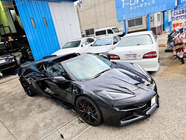 コルベット　令和6年式　Z06　　法人ワンオーナー車　ディーラー正規購入　令和6年式　シリンダーと同じくアルミ合金製となるDOHCの4バルブヘッドまわりも、チタン製インテークバルブやナトリウム