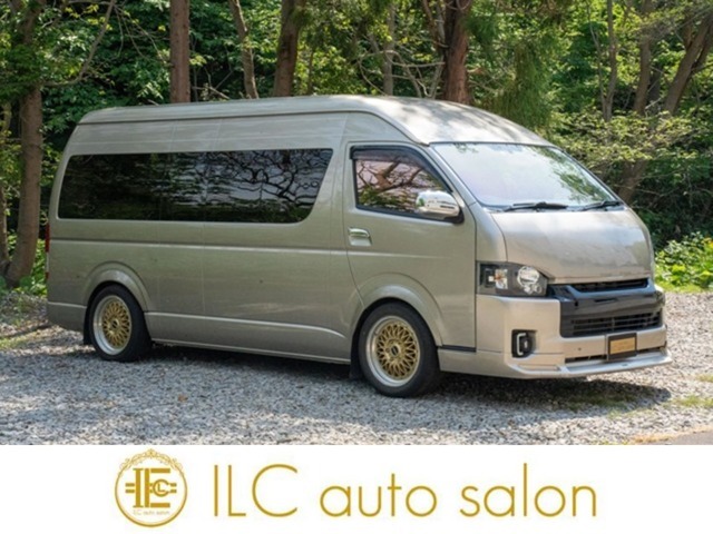 ハイルーフロングの4WD、ローダウン、Essex18インチホール、
