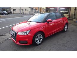 アウディ A1スポーツバック 1.0 TFSI 