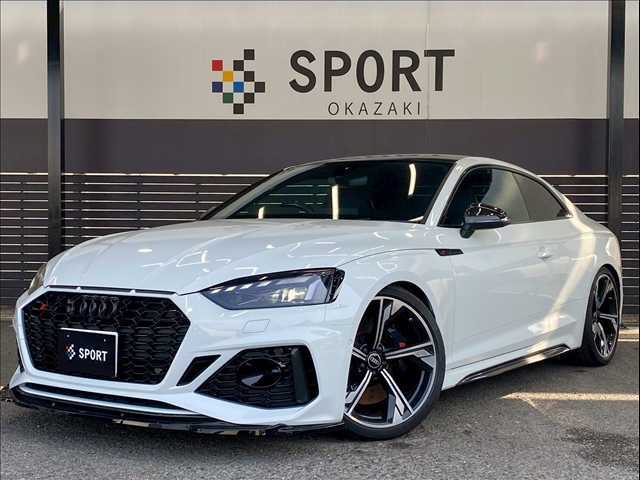 令和5年式RS5入庫しました♪オプションカーボンルーフ/コンフォートパッケージ/ブラックスタイリングパッケージ/RSスポーツエグゾーストシステム/20インチアルミ　装備♪