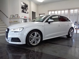 アウディ A3スポーツバック 30 TFSI スポーツ Sラインパッケージ 