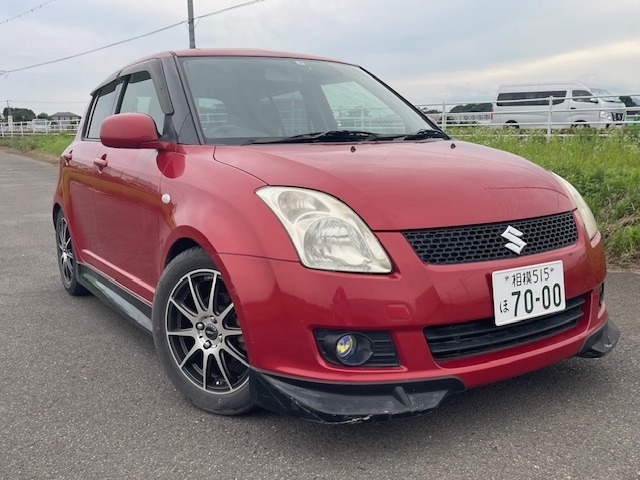 経済的な1300ccのr5速マニュアルにRODREX製スーパーチャージャー搭載。社外エアクリーナー、マフラー、ローダウン、アルミホイールなどの決まりもの