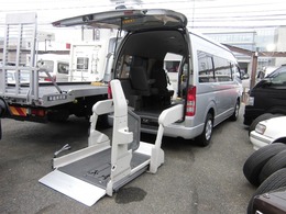 トヨタ ハイエースコミューター ウェルキャブ　車いす固定装置4基　4WD パワースライドドア　電動スライドステップ