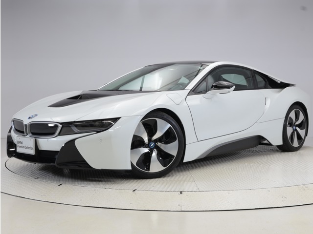 ♪自社下取車を中心に、安心かつ高品質なモデルを常時160～250台取り揃えています。BMW最新のCIに基づいた、天井が高く、広々としたショールームを備えていますので、ゆったりとお選びいただけます。