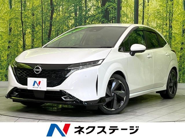 全周囲カメラ　衝突軽減装置　レーダークルーズ　レザーシート