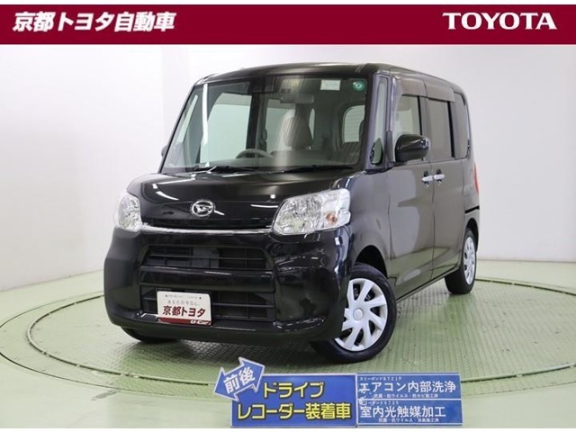 低床設計で乗り降りしやすく、軽とは思えないくらいの広い室内と運転しやすさで人気の【タント】日常にピッタリでお買い物や送り迎えに使いやすく、女性にも人気のクルマです。この車は、車検整備付です。