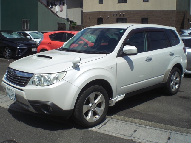 フォレスター 2.0 XT 4WD