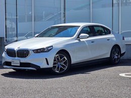 BMW i5 eドライブ40 エクセレンス 19AW　harman/kardon　ワイヤレスチャージ