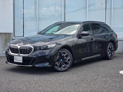 R6　BMW　BMW　i5　ツーリング