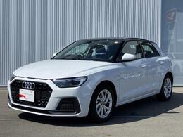 アウディ A1スポーツバック 25 TFSI アドバンスト ワンオーナー　コントラストルーフ　アダプ