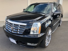 キャデラック エスカレード ESVロング　1No登録　3列目シート 左ハンドル　26インチアルミホイール