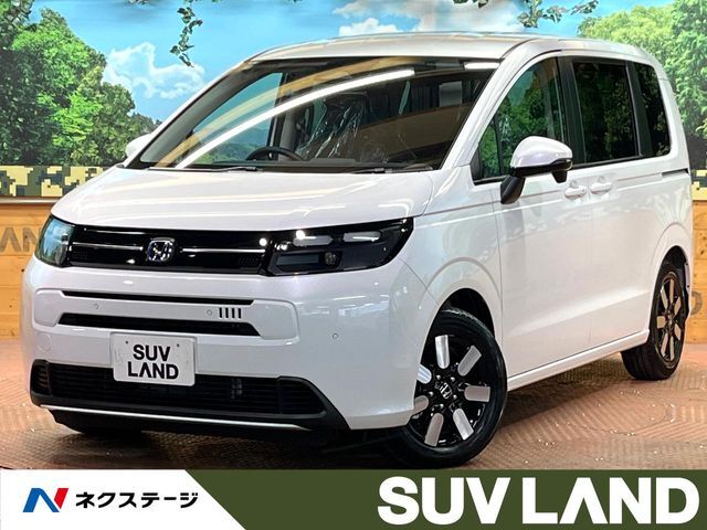 ブラインドスポットモニター　レーダークルーズ　両側電動ドア　ハーフレザー