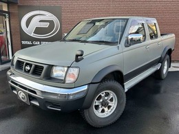 日産 ダットサン 2.4 AX ダブルキャブ 4WD NOX適合 4ドア5人乗り エアコン