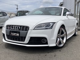 アウディ TTSクーペ 2.0 4WD ナビ バックカメラ
