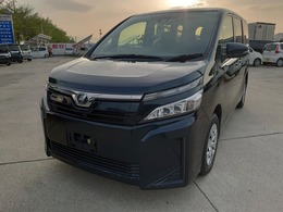トヨタ ヴォクシー 2.0 X 4WD 