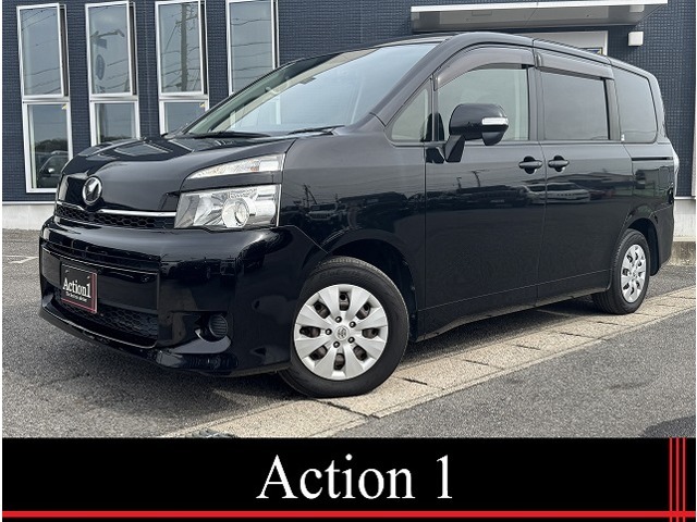 平成25年式　ヴォクシー　X　Lエディション　入庫致しました☆　アクション1豊田店☆お問い合わせは0565-37―8989までスタッフ一同心からお待ちしております。