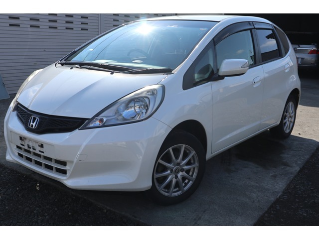 ご成約車は法定整備点検(車検無の場合は車検（2）年付)・業者専用清掃機・ボディ磨きをセット施工、シートなど特にひどい汚れは専門スタッフがスチーム洗浄致します。気持ち良くお乗り頂けれるよう作業してます！