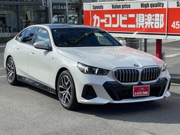 BMW 5シリーズ 523d xドライブ Mスポーツ ディーゼルターボ 4WD 新車保証　パノラマガラスルーフ