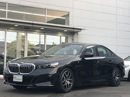 BMW i5 eドライブ40 Mスポーツ 19インチAW/コンフォートシート/ACC