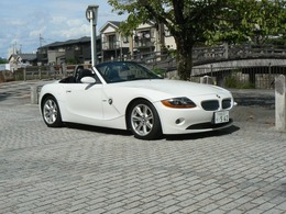 BMW Z4 ロードスター2.5i アルピンホワイト オープンカー