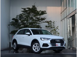 アウディ Q3 35 TFSI 48v-MHEV　クルコン サラウンドカメラ
