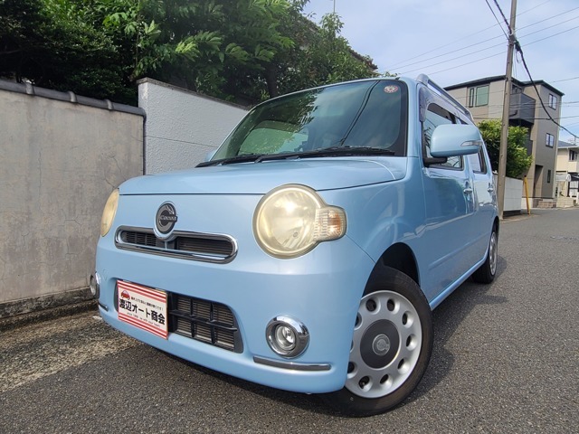 使い勝手の良い軽自動車が入庫しました。禁煙車でフルセグナビにETC、スマートキーを装備。街乗りからちょっとした遠乗りもOK。人気のカラーなので、お問い合わせはお早めに！！
