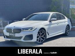 BMW 5シリーズ 523d xドライブ Mスポーツ ディーゼルターボ 4WD 黒革 HUD アンビエントライト 全方位カメラ