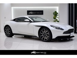 アストンマーティン DB11 V8 全周囲カメラ・ベンチレション・Pホワイト