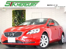 ボルボ V40 T3 インスクリプション 1オーナー　ガラスルーフ　ブラックレザー