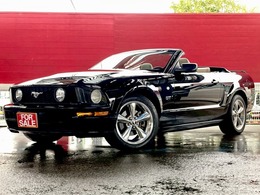 フォード マスタングコンバーチブル V8 GT プレミアム 正規ディーラー車・本革・ナビ・TV・ETC