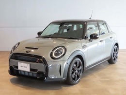 ミニ ミニ クーパーSD 5ドア プレミアムプラスパッケージ 禁煙車　衝突軽減ブレーキ　前車接近警告