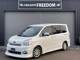 トヨタ ヴォクシー 2.0 ZS 煌II 4WD BTオーディオ　フリップダウンモニター