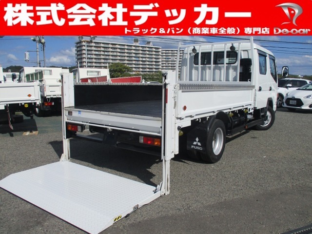 平成30年式　三菱　キャンター　積載2トン　Wキャブ　ワイドロング　垂直パワーゲート　全低床　6速AT　荷寸329-189-38　リアエアコン　極東製　最大昇降600kg　PG面：横186-縦80(101)cm