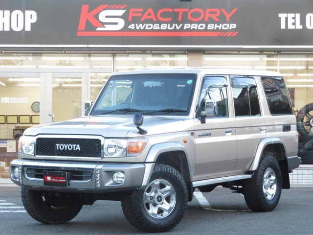 ランクル70！4.0G！30TH再販モデル！5速MT！純正ゴールド！TOYOTAグリル！デフロック！寒冷地仕様！SDナビ！Bluetooth対応！フルセグTV！デイライト！フォグランプ！ETC！キーレス！純正AW！ATタイヤ！