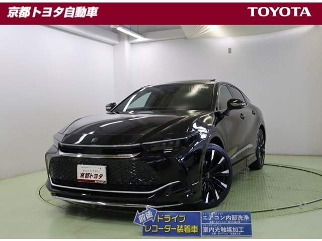 従来のセダンボディから大胆なイメージチェンジを図り、セダンとSUVを融合させた斬新なスタイルの【クラウン】4WD・ターボ。モデリスタエアロパーツで更に洗練されたスタイルはどんな場所にも馴染みます。