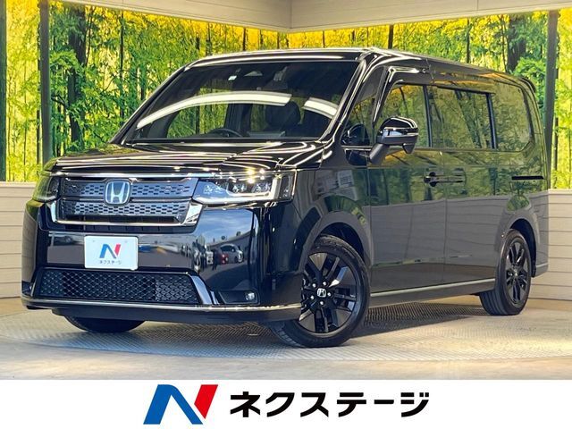 11型ナビ　両側電動ドア　バックカメラ　衝突被害軽減システム
