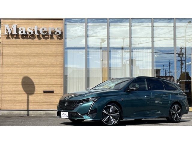 「新車保証継承可能です。別途承っております。万が一トラブルの際は全国のディーラーにて保証修理が可能です」