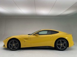フェラーリ F12ベルリネッタ F1 DCT 