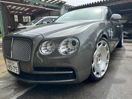 ベントレー フライングスパー V8 4WD マリナー/赤×黒内装/22インチAW/トランクS