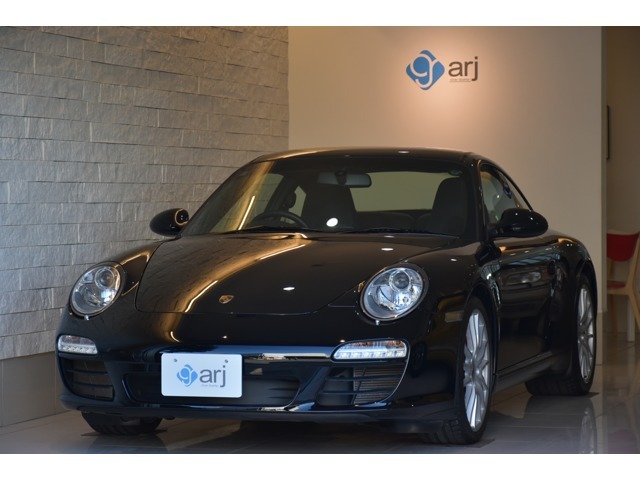 ポルシェ 911 カレラS スポーツクロノPKG入庫いたしました！シルエットだけでそれと分かってしまう特徴的なデザイン、少し乾いたような音で刻んでいく独特なエンジン音！憧れの方も多いのではないでしょうか！