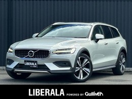 ボルボ V60 クロスカントリー T5 AWD プロ harman/kardon サンルーフ 360°カメラ　ア