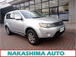 三菱 アウトランダー 2.0 20M ナビ　オートAC　3列シート