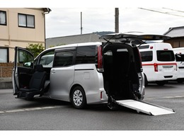 トヨタ ノア 2.0 X ウェルキャブ スロープタイプII サードシート付 スローパー＆助手席リフトアップシート　電