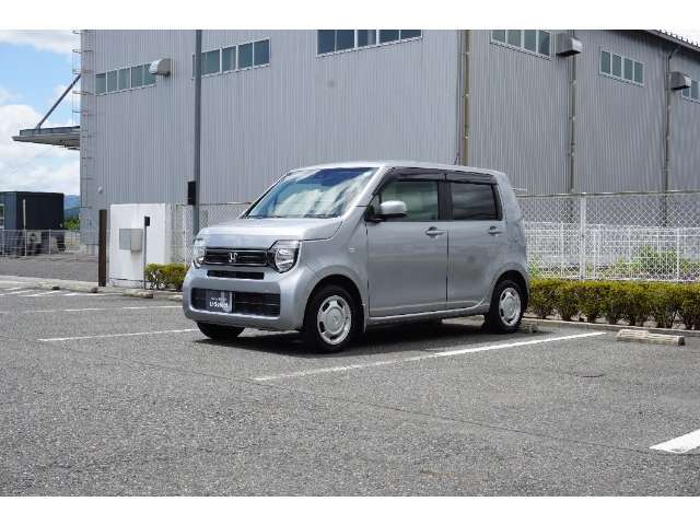 総額表示の諸費用は、岡山県内での登録費用で計算しております。県外のお客様においては別途、登録費用、陸送費用が必要になります。