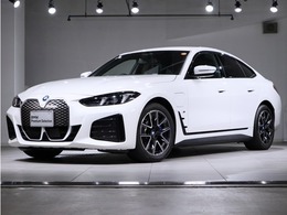 BMW i4 eドライブ40 Mスポーツ 後期型　カーブドディスプレイ　ヘッドアッ